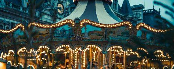 Paris during the festive season: experience the magic of the holidays with an exceptional dinner at Café Grand Quartier.