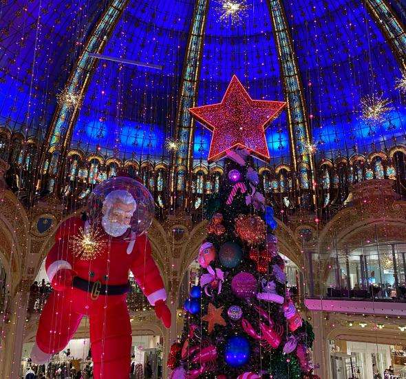 Paris pendant les fêtes : vivez la magie de fin d’année avec un dîner d’exception au Café Grand Quartier